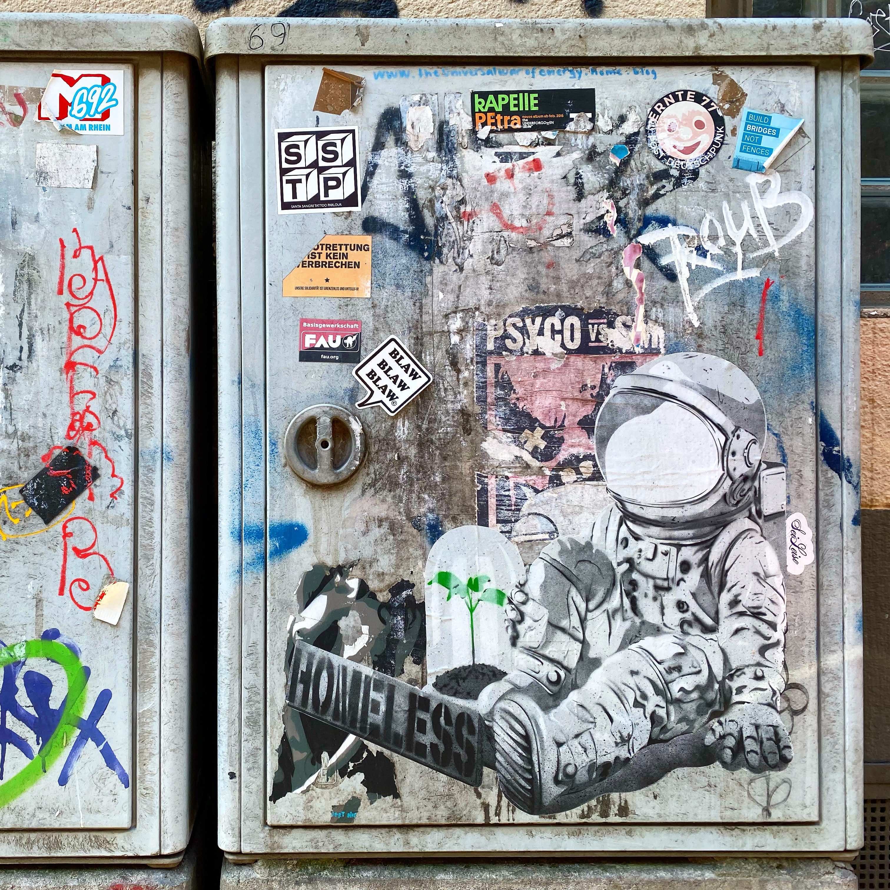 "Homeless" / Small Edition