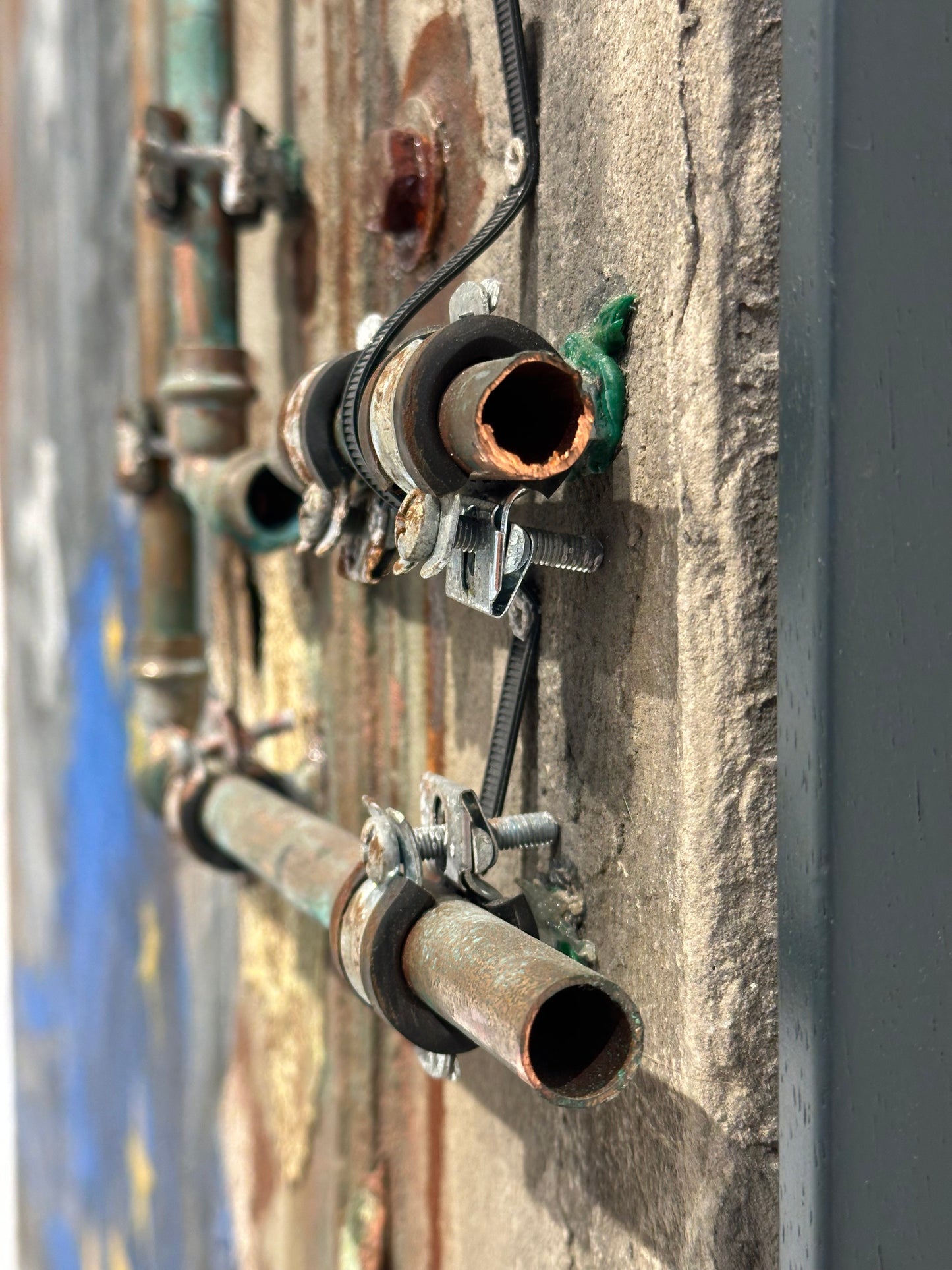 "on behalf" / limitiertes Orginal